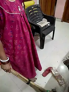 Snapshot of COUPLLE_VILLAGE chatting on March 2025 03:24:01 AM COUPLLE VILLAGE online show from March 2025 03:24:01 AM
