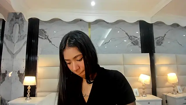 Lia-Anahiz online show from December 2025 04:58:02 AM