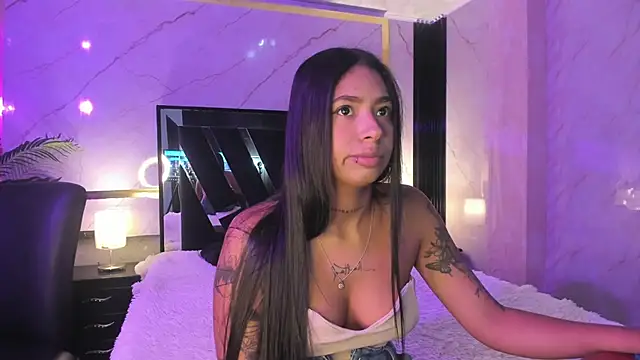 Lia-Anahiz online show from November 2025 02:01:03 AM