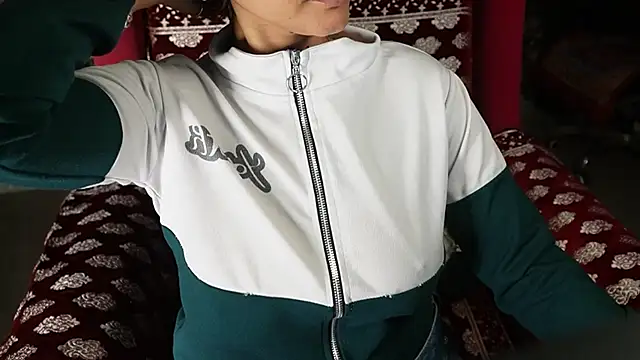 -AyeshaSinghania- online show from February 2025 04:56:02 PM