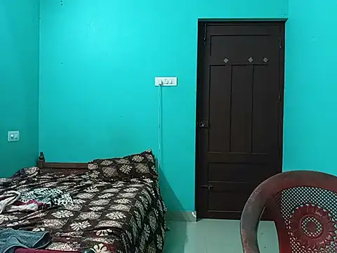 Sultryandrews online show from April 2026 04:20:01 PM