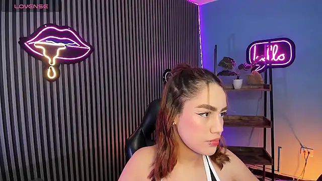 emily roberts1 online show from November 2025 04:38:02 AM