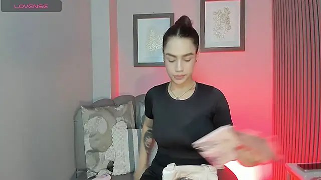 emily roberts1 online show from September 2025 01:06:02 PM