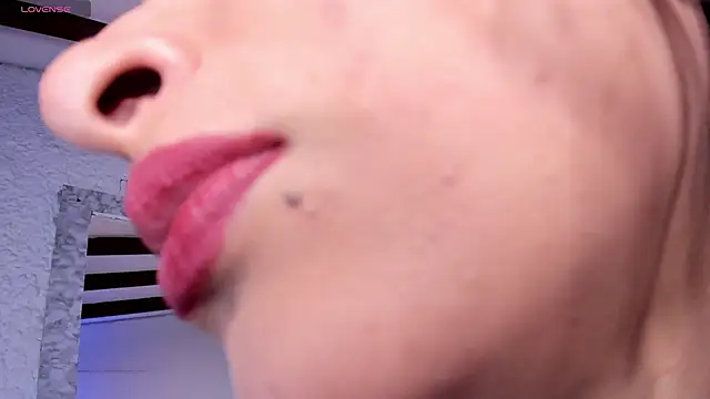 Alizon 1 online show from October 2025 07:37:01 PM