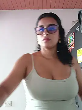 Snapshot of Alizon_1 chatting on July 2026 07:32:02 PM Alizon 1 online show from July 2026 07:32:02 PM