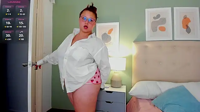 YuliCardona  online show from February 2025 09:04:01 PM