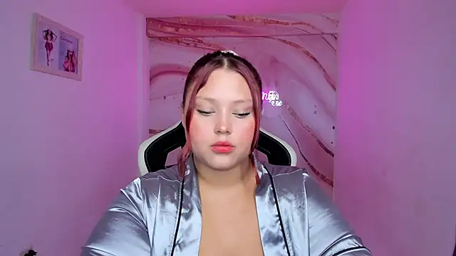 Snapshot of YuliCardona_ chatting on November 2025 06:24:02 PM YuliCardona online show from November 2025 06:24:02 PM