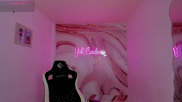 Snapshot of YuliCardona_ chatting on November 2025 04:11:01 PM YuliCardona online show from November 2025 04:11:01 PM