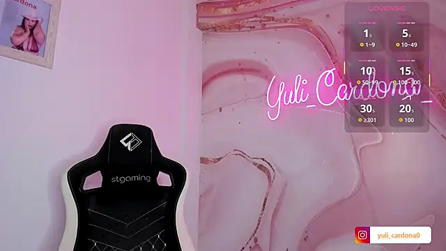 YuliCardona  online show from December 2025 10:56:01 PM