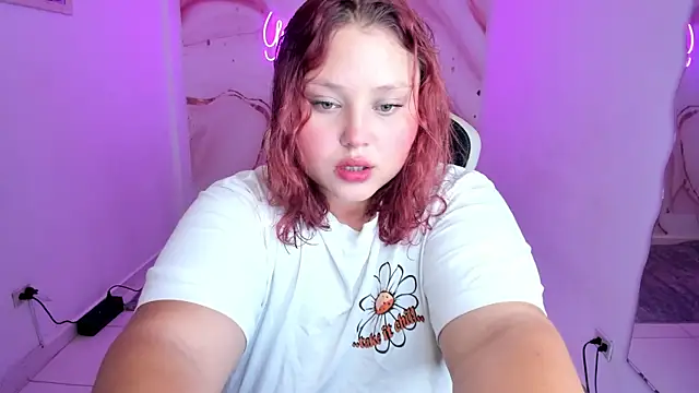 Snapshot of YuliCardona_ chatting on November 2025 05:28:01 PM YuliCardona online show from November 2025 05:28:01 PM