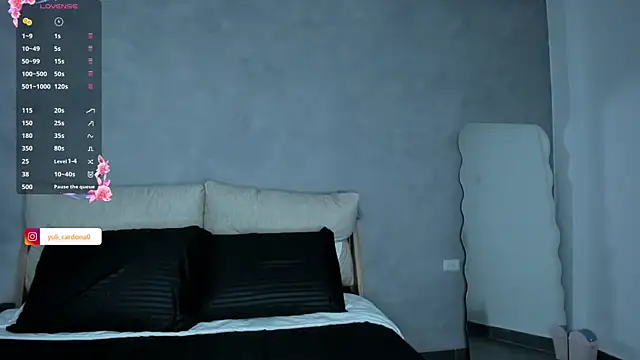 YuliCardona  online show from June 2026 07:41:02 PM