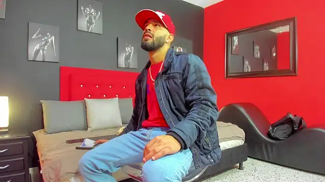 Thiagogomez online show from October 2025 12:37:02 PM