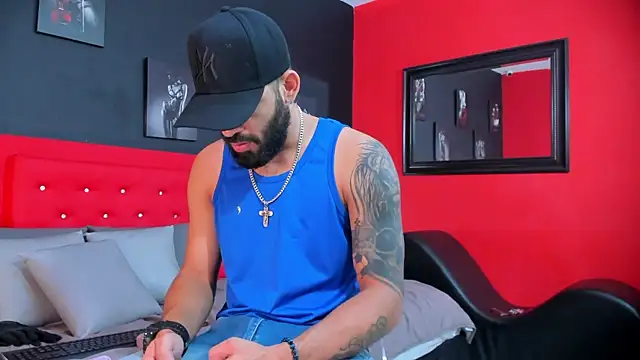 Thiagogomez online show from September 2025 12:27:01 PM