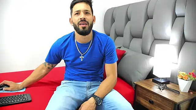 Thiagogomez online show from March 2026 07:03:01 PM