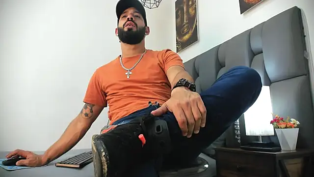 Thiagogomez online show from April 2026 07:09:01 PM