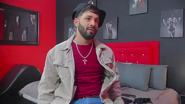 Thiagogomez online show from October 2025 12:39:02 PM