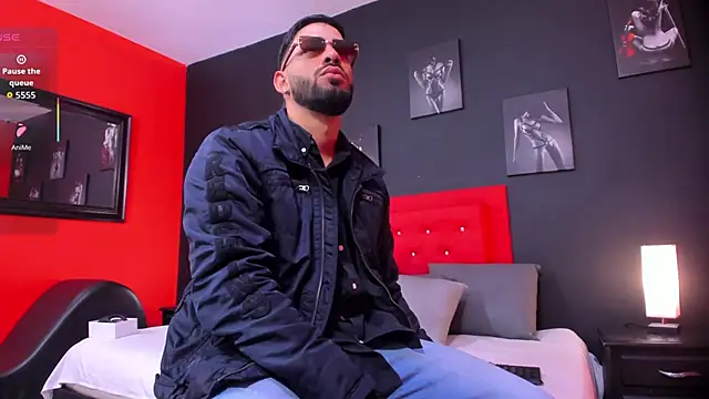 Thiagogomez online show from November 2025 12:42:02 PM