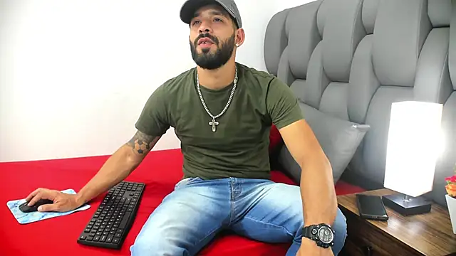 Thiagogomez online show from March 2026 07:16:01 PM