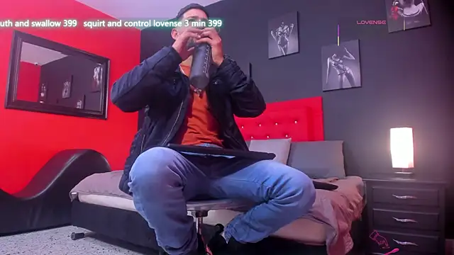 Thiagogomez online show from November 2025 12:20:01 PM