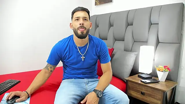 Thiagogomez online show from March 2026 07:07:01 PM