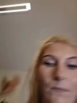 Snapshot of LessiaMia chatting on July 2026 03:05:01 PM LessiaMia online show from July 2026 03:05:01 PM