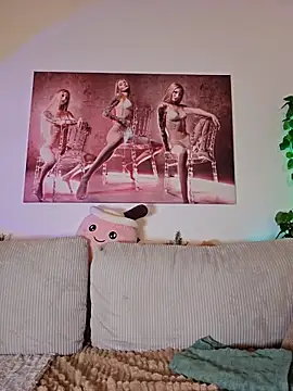 LessiaMia online show from February 2026 09:06:01 PM