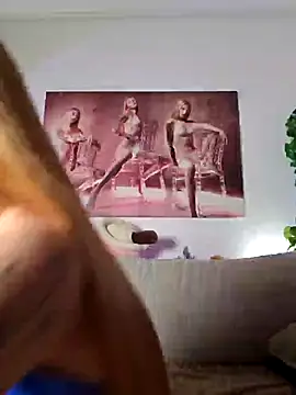 LessiaMia online show from March 2026 08:37:01 PM