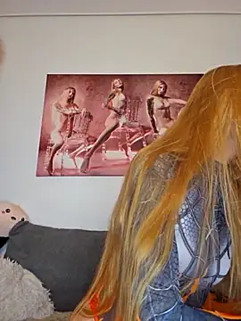 LessiaMia online show from October 2025 05:32:01 PM