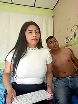 Snapshot of ViolettAndCandy chatting on December 2024 03:48:02 PM ViolettAndCandy online show from December 2024 03:48:02 PM