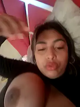 Snapshot of ViolettAndCandy chatting on September 2025 06:28:02 PM ViolettAndCandy online show from September 2025 06:28:02 PM