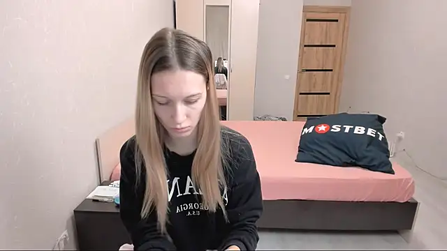 OliviaLukas online show from December 2024 05:42:01 PM