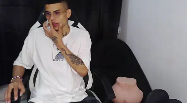 Snapshot of hot_king20 chatting on March 2025 08:38:02 PM hot king20 online show from March 2025 08:38:02 PM