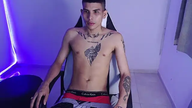 Snapshot of hot_king20 chatting on December 2025 09:31:02 PM hot king20 online show from December 2025 09:31:02 PM