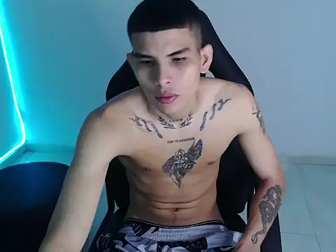 Snapshot of hot_king20 chatting on December 2025 04:35:02 PM hot king20 online show from December 2025 04:35:02 PM