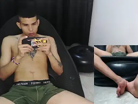 Snapshot of hot_king20 chatting on February 2025 06:54:02 PM hot king20 online show from February 2025 06:54:02 PM