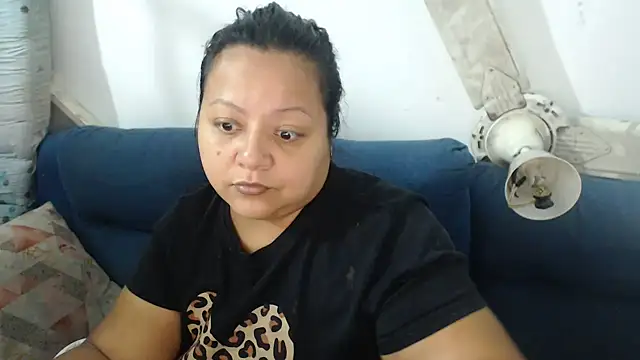 Snapshot of jennyferloopez chatting on February 2026 11:43:02 AM jennyferloopez online show from February 2026 11:43:02 AM