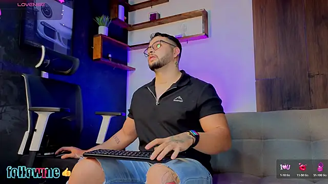 Andrew Brown online show from October 2025 07:35:01 PM