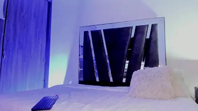 HollyEvanz online show from March 2026 01:34:02 AM