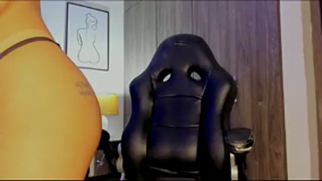 HollyEvanz online show from November 2025 04:45:02 AM