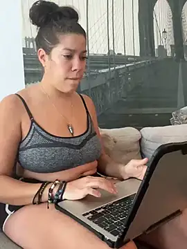 Snapshot of Bigbuttbrooklynn chatting on February 2025 05:04:02 PM Bigbuttbrooklynn online show from February 2025 05:04:02 PM