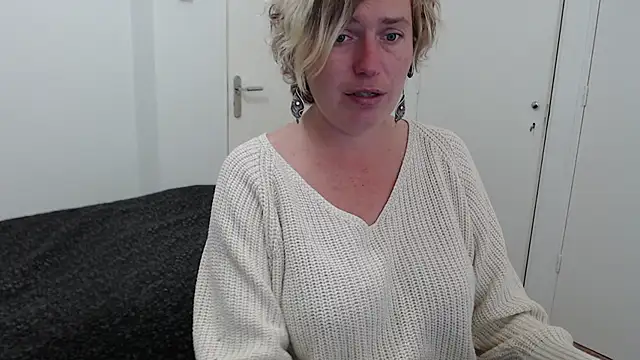 Snapshot of cumfun chatting on October 2025 09:09:01 AM cumfun online show from October 2025 09:09:01 AM