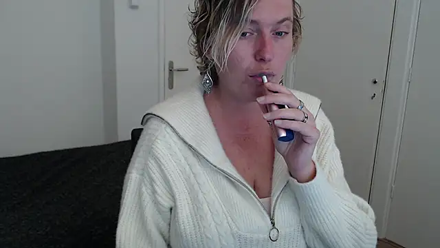 Snapshot of cumfun chatting on October 2025 06:59:02 AM cumfun online show from October 2025 06:59:02 AM