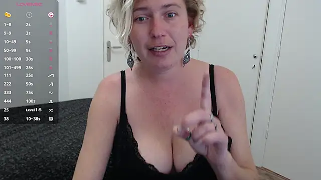 Snapshot of cumfun chatting on October 2025 07:31:01 AM cumfun online show from October 2025 07:31:01 AM