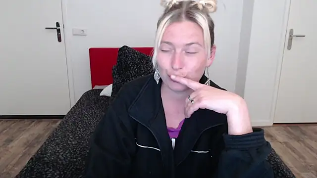 Snapshot of cumfun chatting on March 2025 11:06:01 PM cumfun online show from March 2025 11:06:01 PM