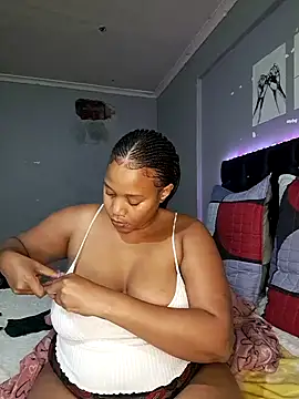 Snapshot of Toya_P chatting on October 2025 07:28:01 PM Toya P online show from October 2025 07:28:01 PM