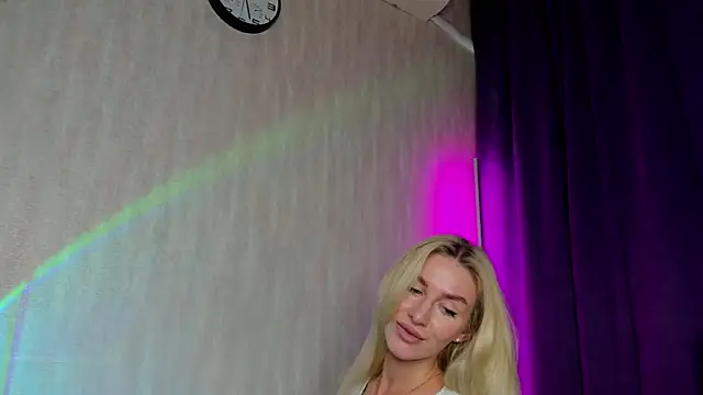 Miss Kreez online show from October 2025 08:27:02 AM
