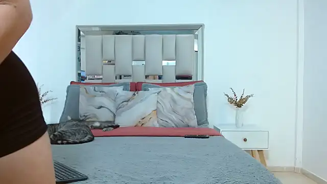 hellen martin online show from December 2025 08:31:01 PM