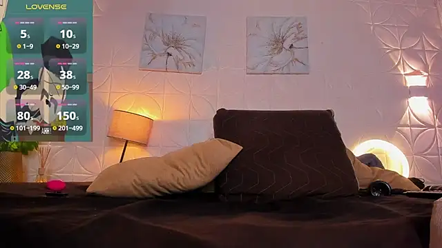 Snapshot of JUANDIAMONDS98 chatting on November 2025 01:49:01 PM JUANDIAMONDS98 online show from November 2025 01:49:01 PM