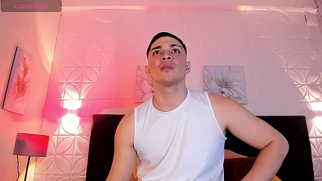 Snapshot of JUANDIAMONDS98 chatting on October 2025 05:39:01 AM JUANDIAMONDS98 online show from October 2025 05:39:01 AM