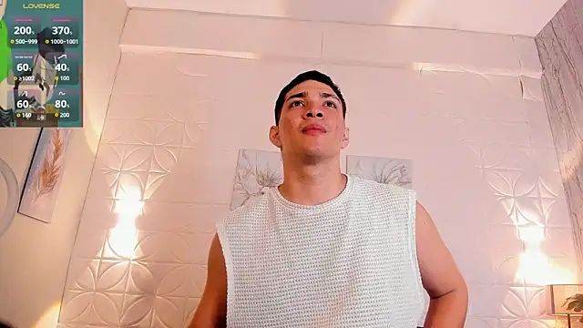 Snapshot of JUANDIAMONDS98 chatting on November 2025 01:34:02 PM JUANDIAMONDS98 online show from November 2025 01:34:02 PM